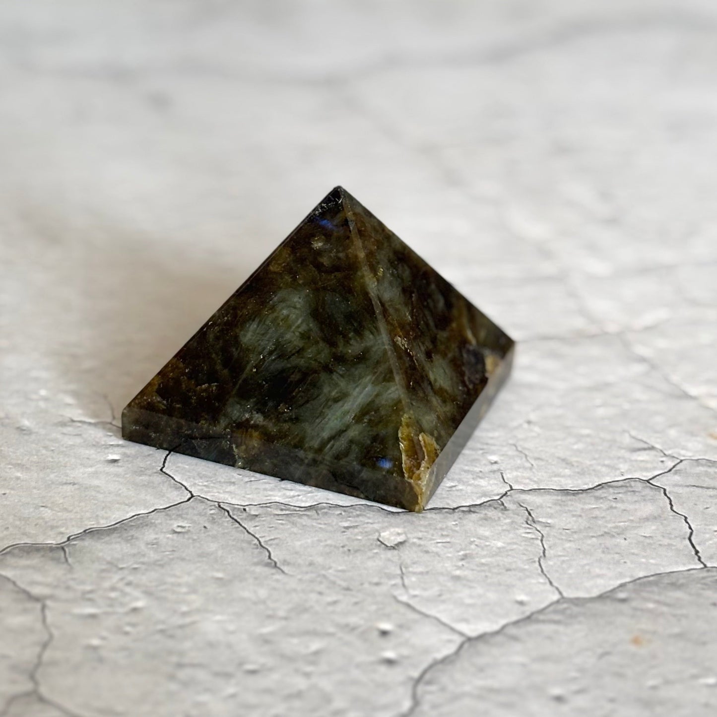 Labradorite Pyramid – Transformation & Intuition