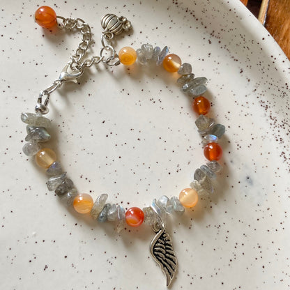 Bracelet associated with Creativity and Spiritual Growth | Labradorite & Orange Carnelian