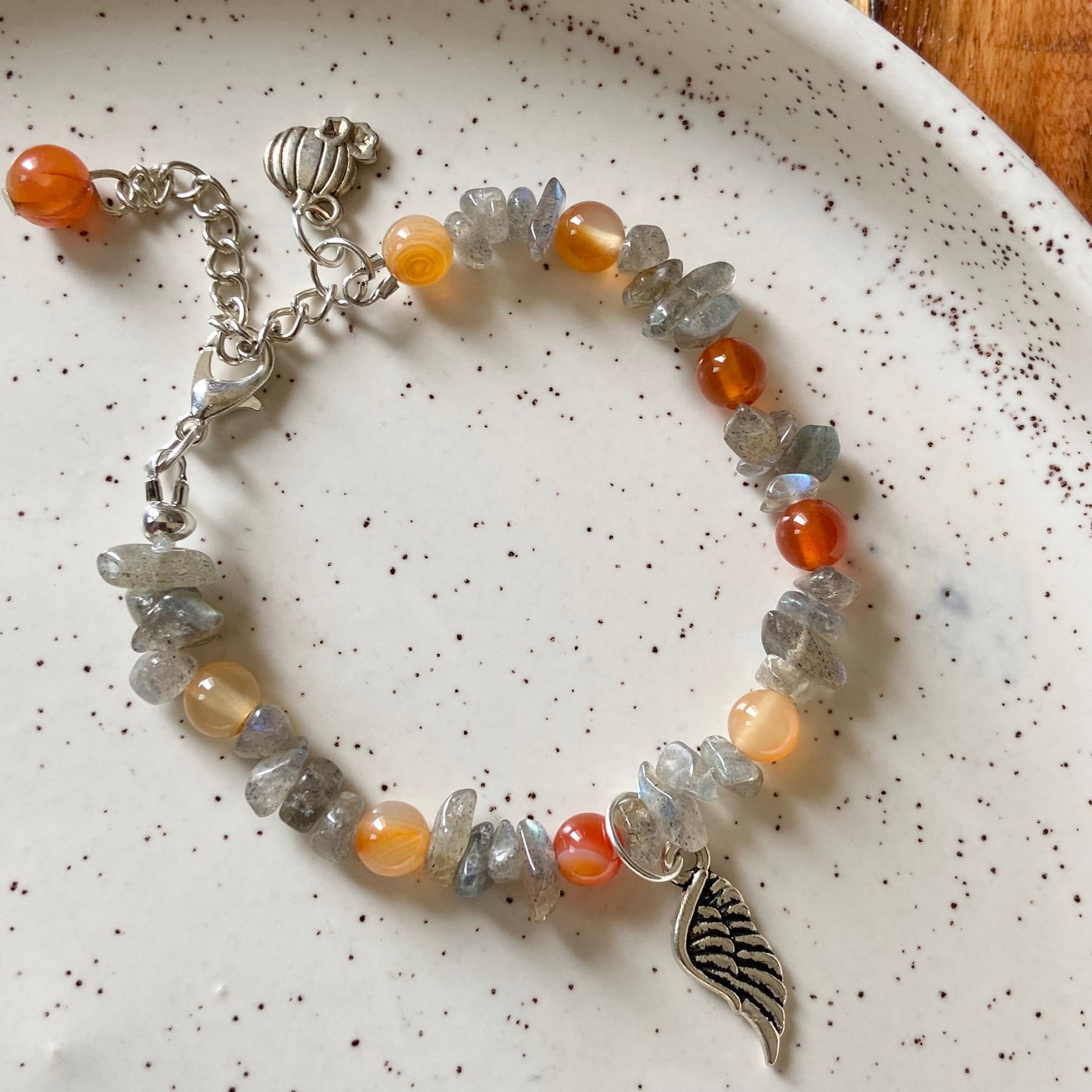 Bracelet associated with Creativity and Spiritual Growth | Labradorite & Orange Carnelian