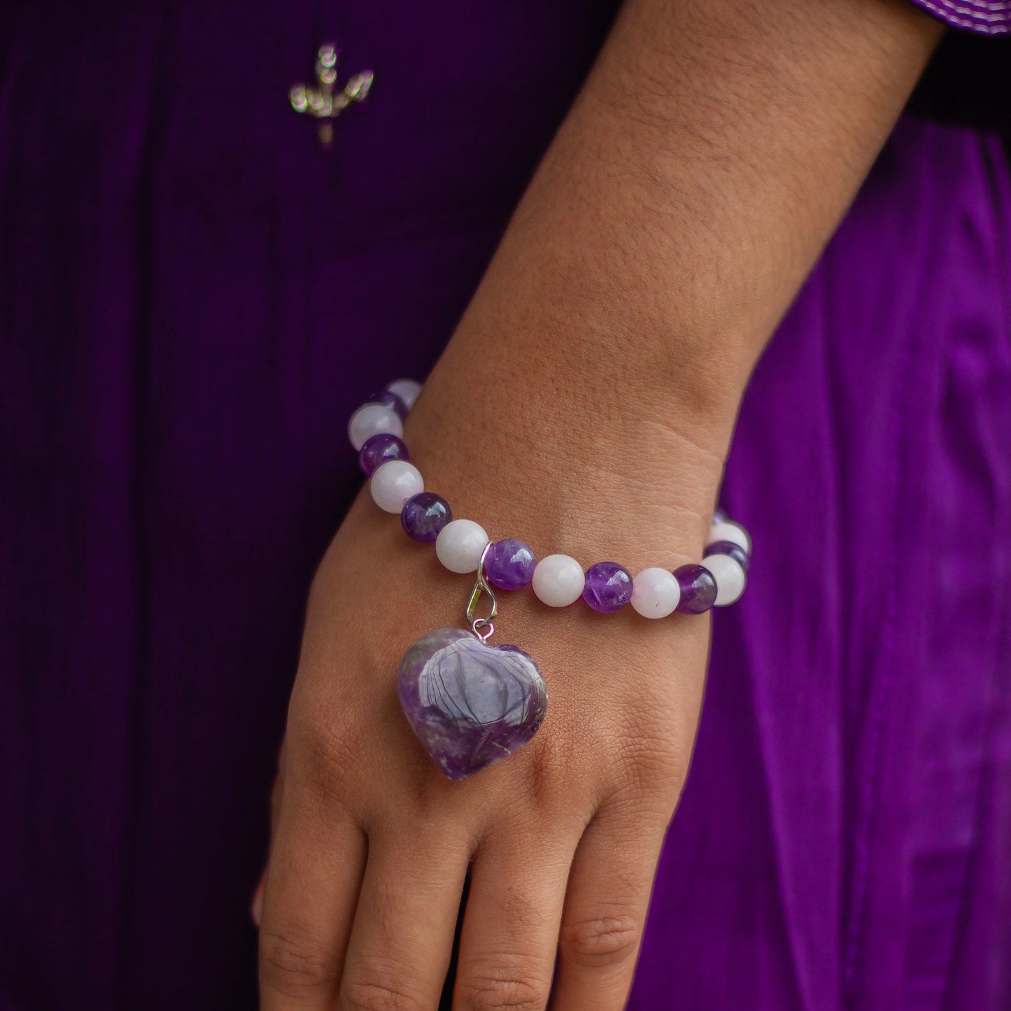 Bracelet associated with Healing emotional wounds & reducing Stress