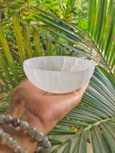 Load image into Gallery viewer, Selenite Bowl - 10 Cm
