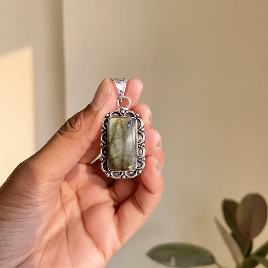 Labradorite Pendant