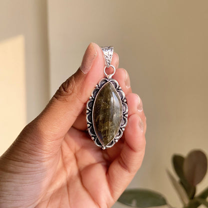 Labradorite Pendant