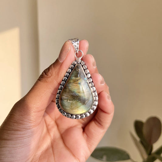 Labradorite Pendant