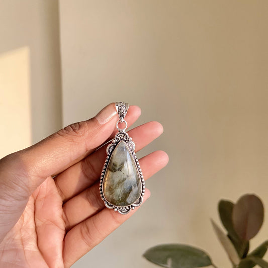 Labradorite Pendant