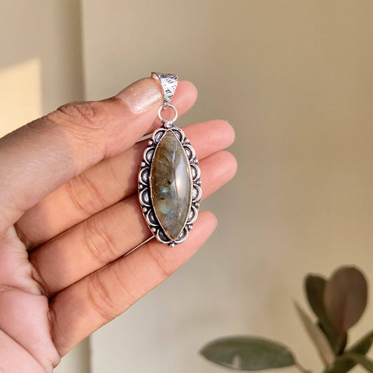 Labradorite Pendant