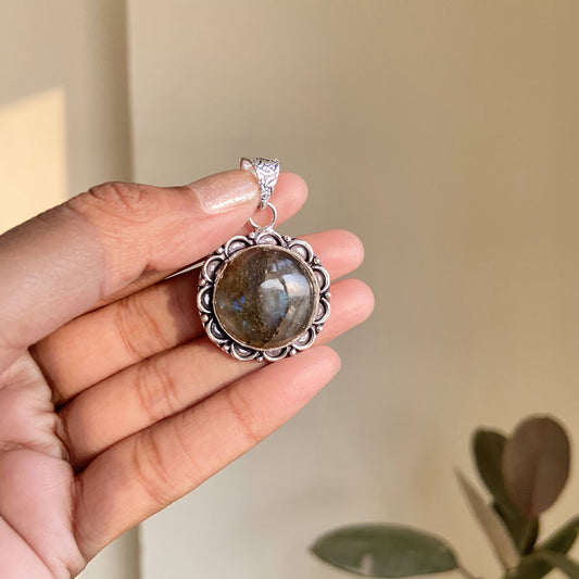 Labradorite Pendant