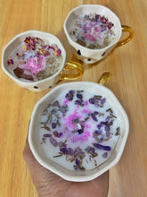 Load image into Gallery viewer, Lavender buds + Amethyst Chips | Handmade Teardrop Print Mug with Real liquid Gold in Handle
