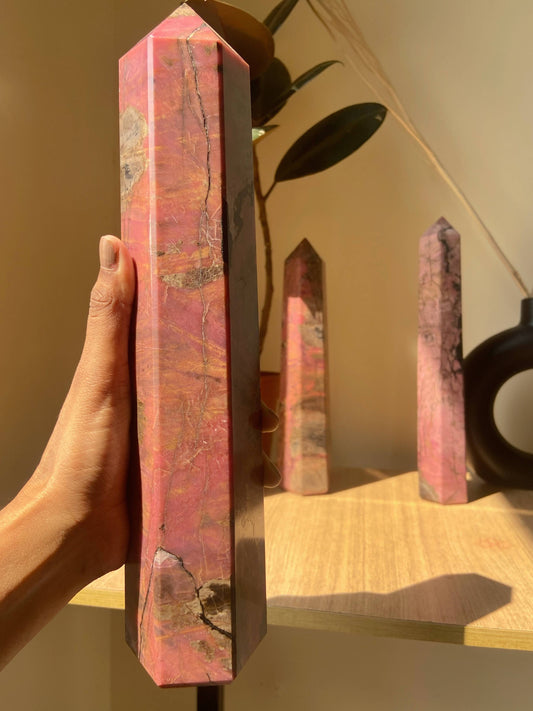 Rhodonite XXL Tower - 2500 Gm