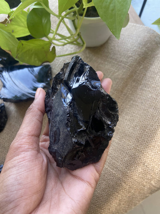Black Obsidian Raw - 185 Gm