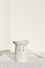 Load image into Gallery viewer, White Ceramic Wax / E. O Diffuser
