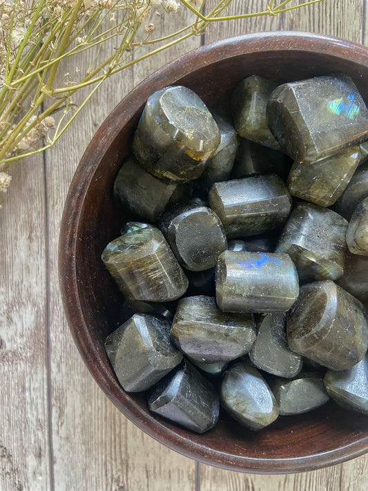 Flashy Labradotite Tumble