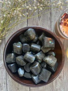 Flashy Labradotite Tumble
