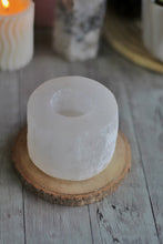 Load image into Gallery viewer, Round Selenite Candle Holder

