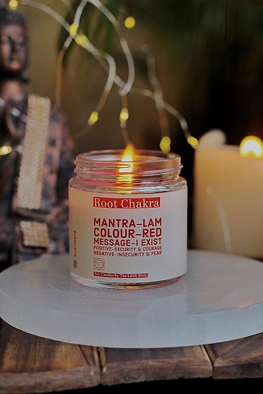 Root Chakra Scented Candle with Crystal Tumble - Soy Wax - 100 g