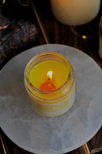 Load image into Gallery viewer, Solar Plexus Chakra Scented Candle with Crystal Tumble - Soy Wax - 100 g
