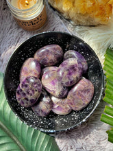 Load image into Gallery viewer, Amethyst Palmstone
